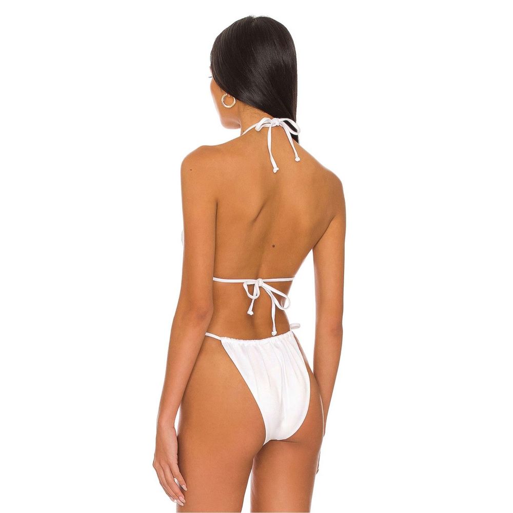Good American Foiled Tiny Ties Triangle Bikini Top in Metallic White Size 2 - Picture 2 of 10